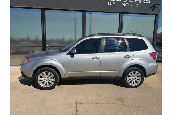 $7995 : 2012 Forester image 2