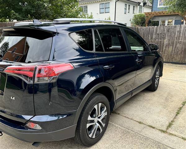 $9900 : 2018 Toyota RAV4 LE image 5