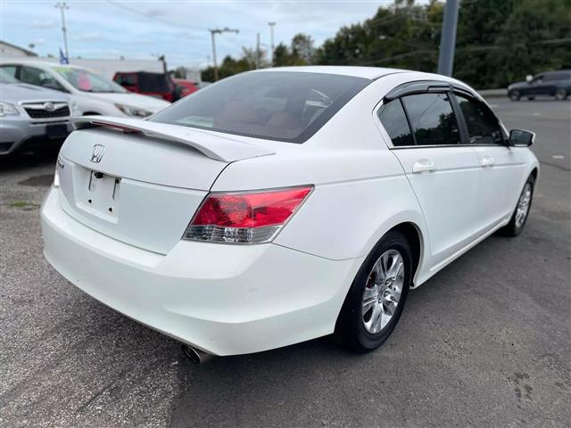 $8900 : 2010 HONDA ACCORD2010 HONDA A image 5