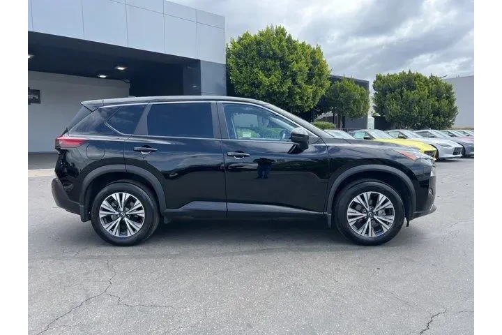 $21399 : Nissan Rogue 2023 SV 4dr Cro image 8