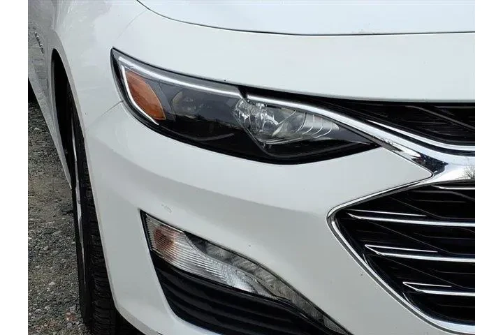 $18987 : Chevrolet Malibu 2024 LT 4dr image 3