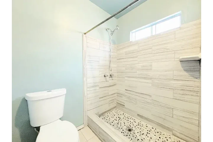 $1700 : Boyle Heights 3 & 2 🏠 image 4