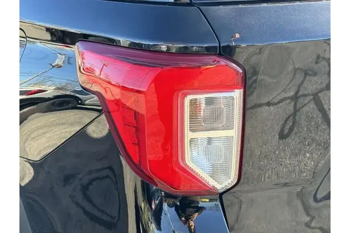 $25895 : Ford Explorer 2021 AWD XLT 4 image 9