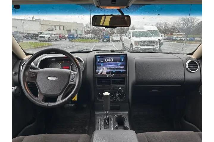 $3000 : Ford Explorer Sport Trac 201 image 5