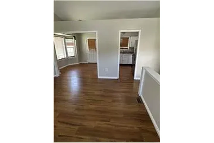 $1795 : Rental property with 3 bedro image 4