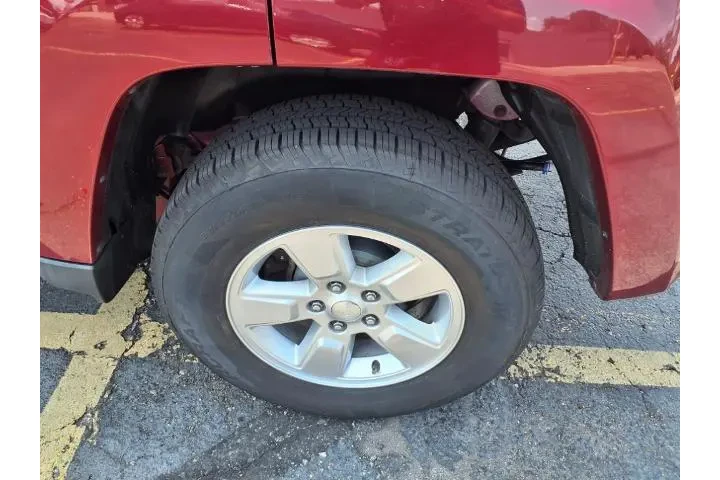 Jeep Liberty 2012 4x4 Sport image 9