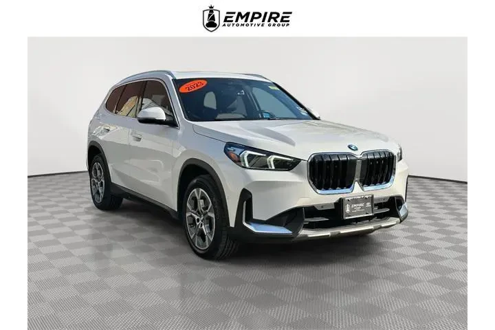$24109 : BMW X1 2023 AWD xDrive28i 4d image 1
