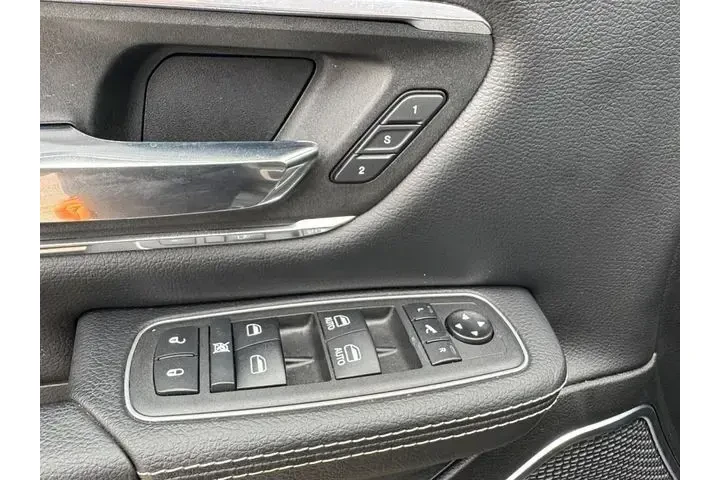 $33994 : Ram 1500 2021 4x4 Laramie 4d image 5