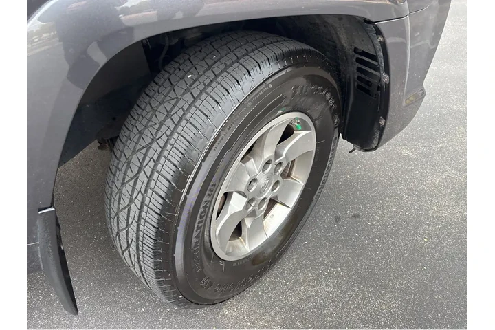 $13992 : 2011 4Runner SR5 image 10