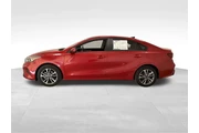$15585 : Kia Forte 2024 LXS 4dr Sedan thumbnail