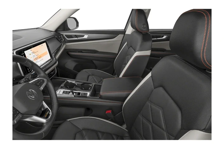 2024 Atlas 2.0T Peak Edition image 7