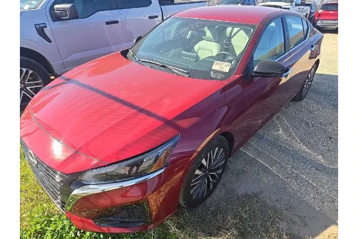 $18797 : Nissan Altima 2025 2.5 SV 4d image 1