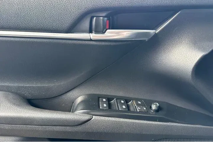 $16995 : Toyota Camry 2019 LE 4dr Sed image 6