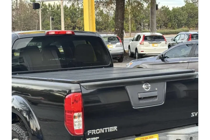 2013 Frontier SV image 8