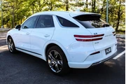 $32960 : Genesis Electrified GV70 202 thumbnail