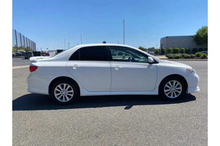 $9995 : 2010 Corolla S image 9