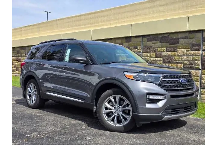 $27481 : Ford Explorer 2022 AWD XLT 4 image 1