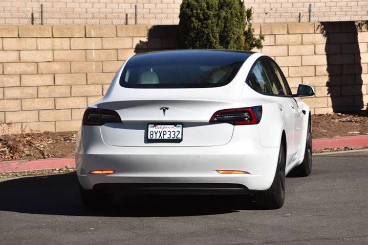 $25000 : 2021 Model 3 Standard Range P image 10