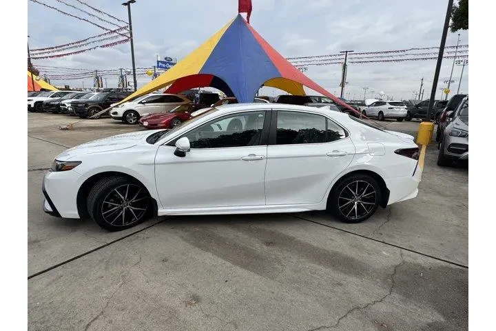 $28249 : Toyota Camry Hybrid 2024 SE image 10