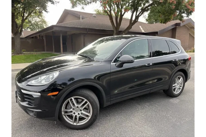 $22999 : 2016 Cayenne image 1