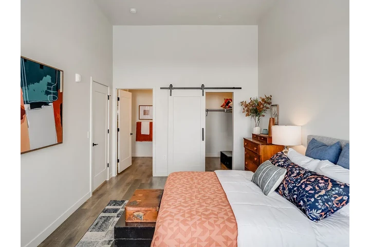 $1662 : Single or married image 4