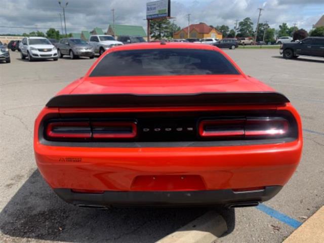 2017 Challenger image 5