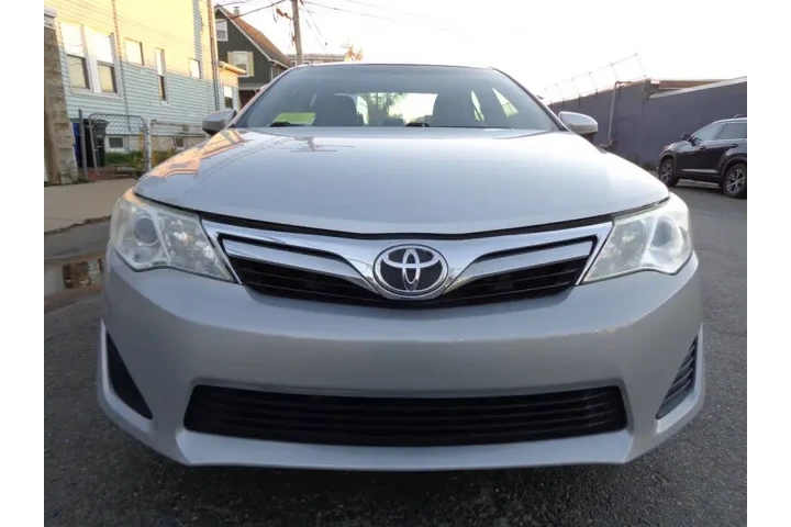 $9950 : 2014 Camry LE image 8