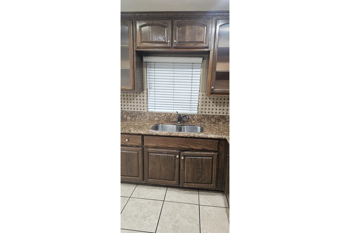 $1950 : ESTUDIO AMPLIO EN PARAMOUNT image 8