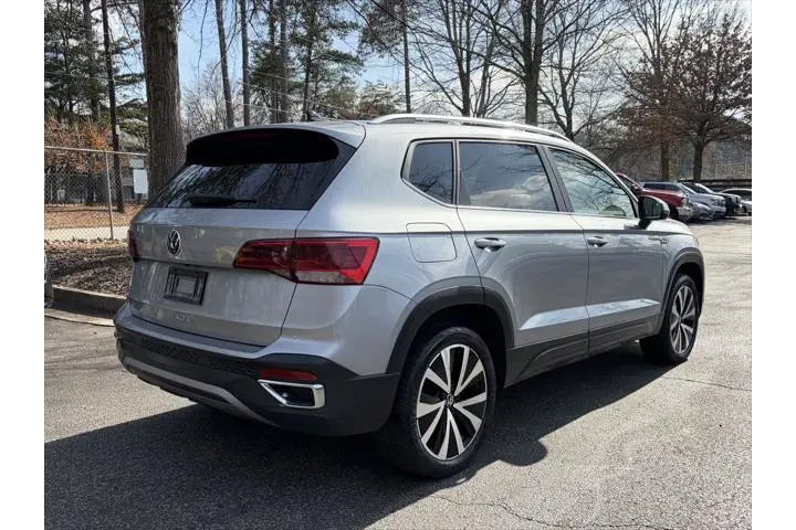 $18319 : Volkswagen Taos 2024 SE 4dr image 5