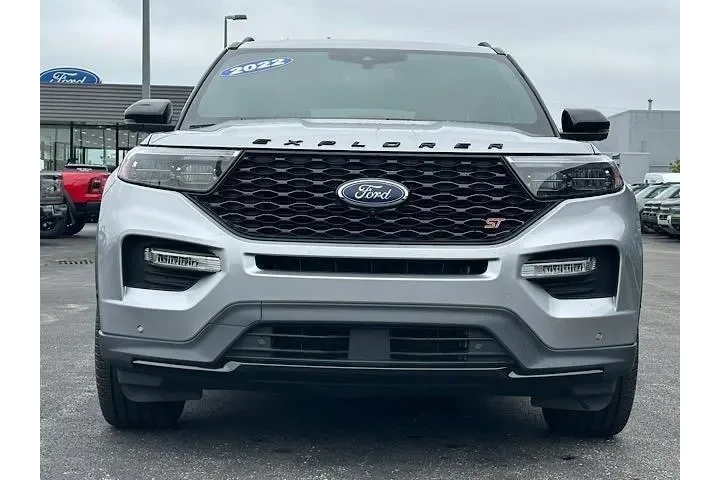 $36827 : Ford Explorer 2022 AWD ST 4d image 2