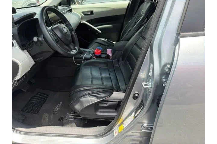 $24991 : Toyota Corolla Cross 2026 L image 9