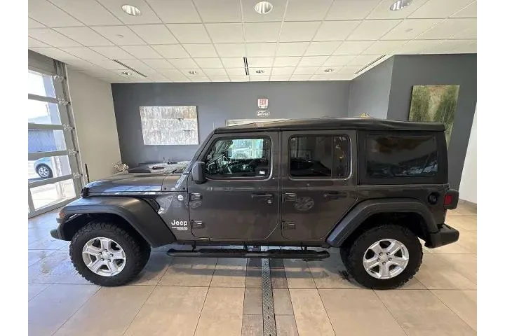 $25385 : Jeep Wrangler Unlimited 2021 image 6