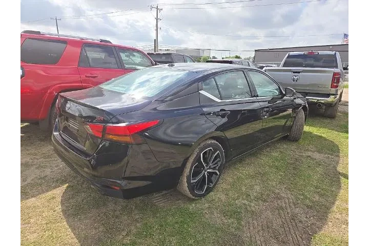 $21779 : Nissan Altima 2024 2.5 SR 4d image 3