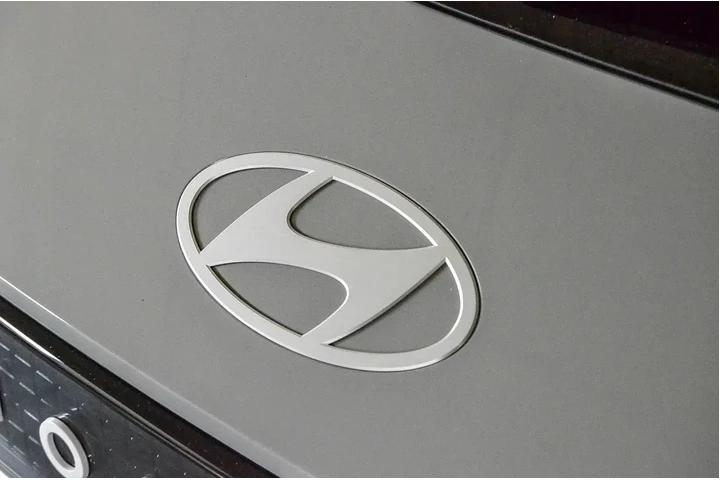 $34995 : Hyundai IONIQ 5 2026 SE 4dr image 8