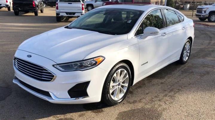 2019 Fusion Hybrid SE image 2