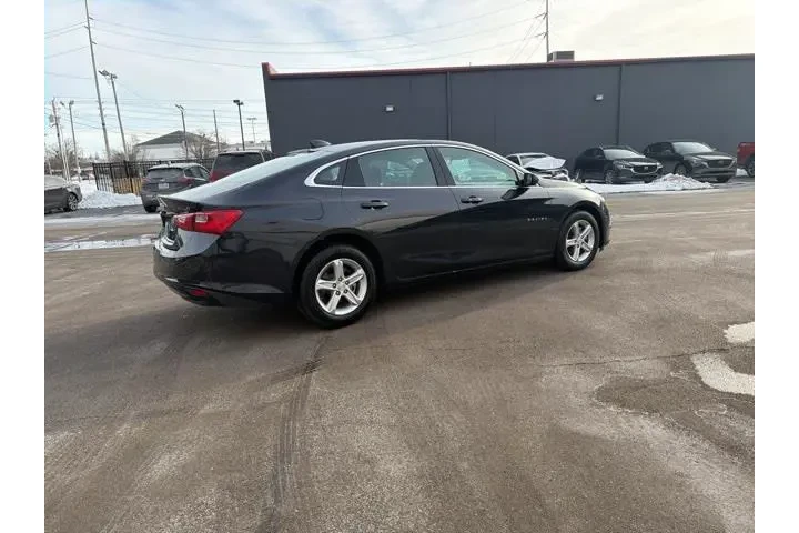 $17980 : Chevrolet Malibu 2023 LT 4dr image 7