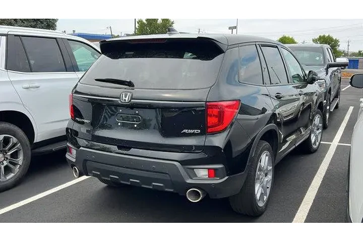$39984 : Honda Passport 2024 AWD EX-L image 3