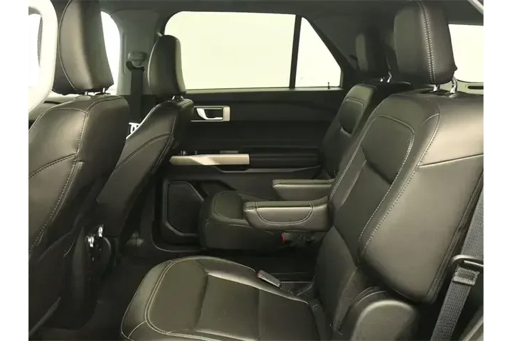 $29695 : Ford Explorer 2022 AWD XLT 4 image 10