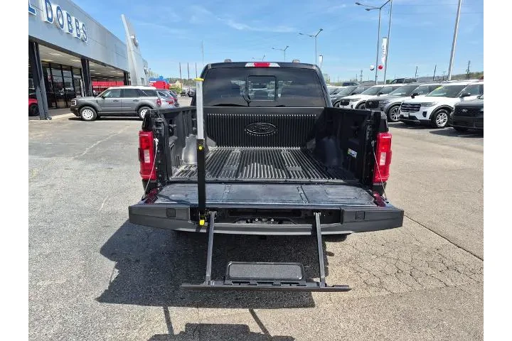 $37995 : Ford F-150 2023 4x4 XLT 4dr image 7