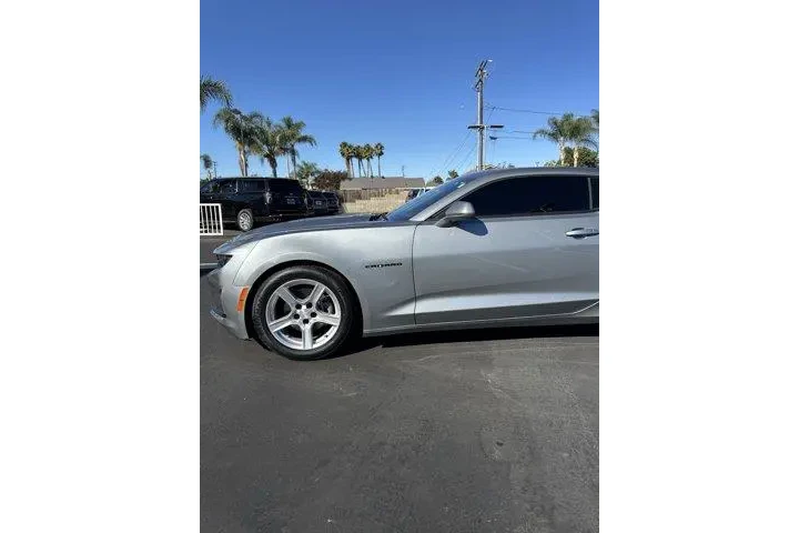 $29852 : Chevrolet Camaro 2024 LT 2dr image 9