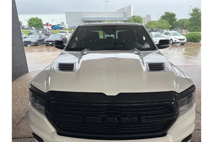 Ram 1500 2024 4x4 Laramie 4d image 2