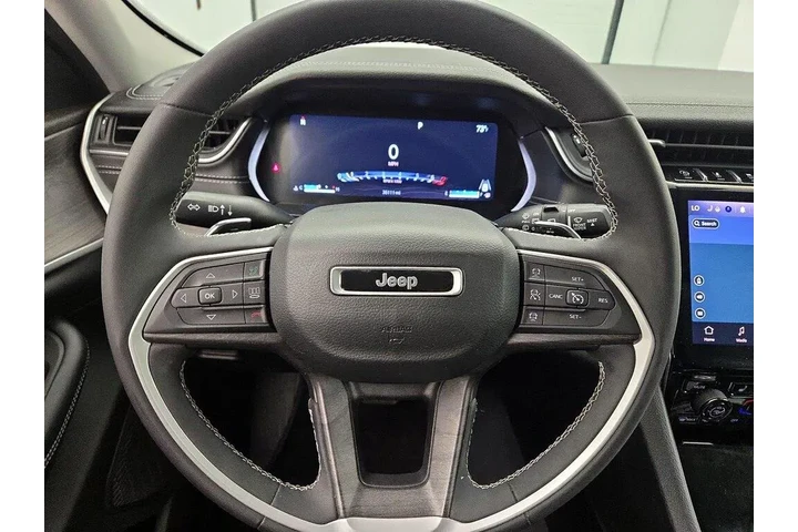 $29998 : Jeep Grand Cherokee 2023 4x4 image 10