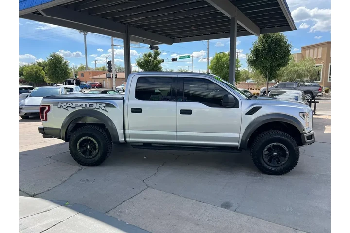 2017 F-150 Raptor SuperCrew 4 image 4