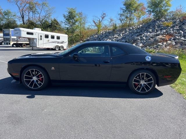 $37498 : PRE-OWNED 2018 DODGE CHALLENG image 5