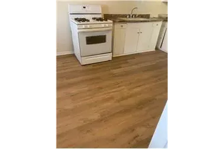 $1700 : Rental property with 3 bedro image 2