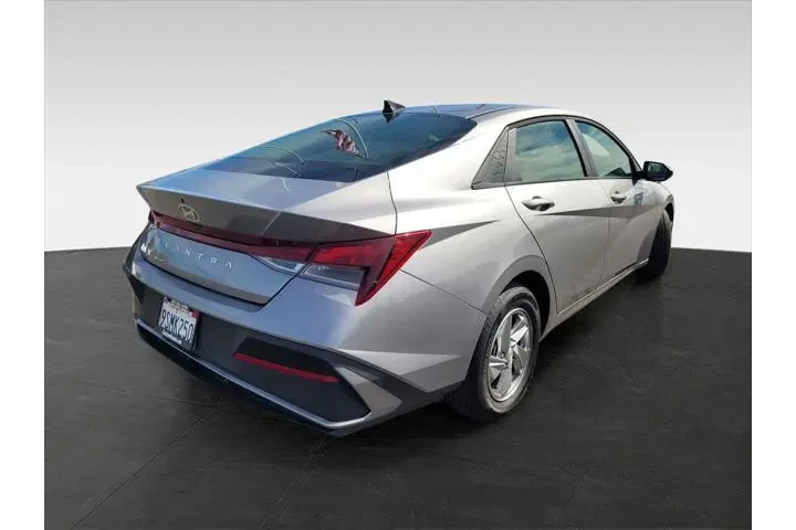 $20987 : Hyundai ELANTRA 2025 SE 4dr image 4