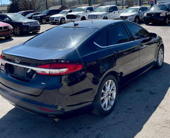 $7900 : 2017 Fusion SE image 9