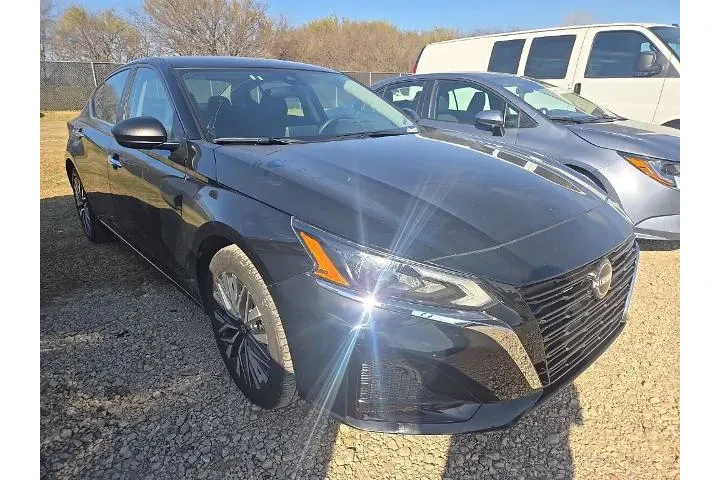 $18747 : Nissan Altima 2025 2.5 SV 4d image 4