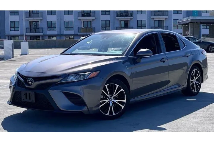 $23000 : Toyota Camry 2019 SE 4dr Sed image 1