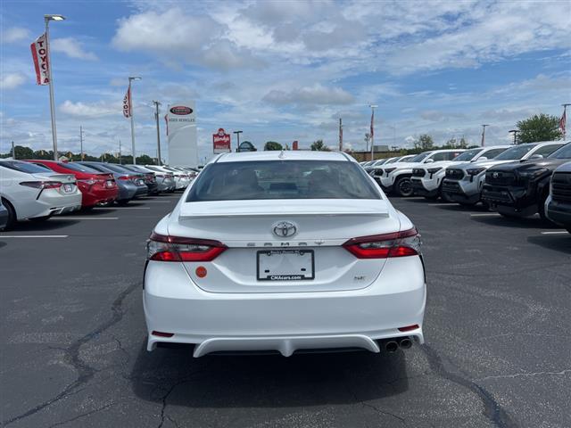 $24390 : PRE-OWNED 2022 TOYOTA CAMRY SE image 6